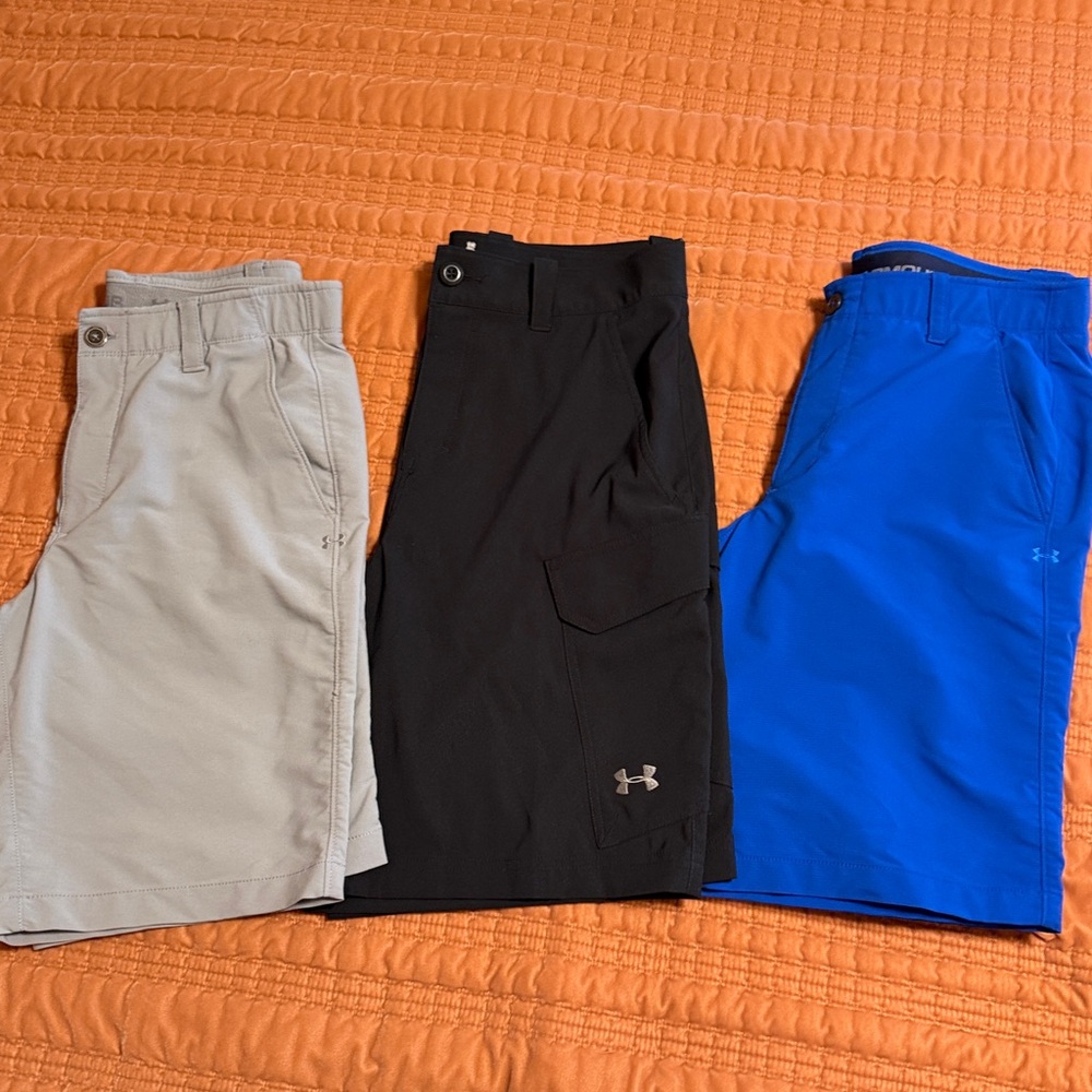 3 pair 32 Under Armour shorts, golf and cargo style plus bonus pair Chaps size34
